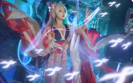 还记得吗？那个在王者峡谷里，一套150级五级铭文页，就是行走的“核威慑”的年代。2017年的《王者荣耀》，铭文系统远非今日的“新手礼包”般唾手可得——它是一场浸透血泪与时间的史诗级长征，是划分玩家战力